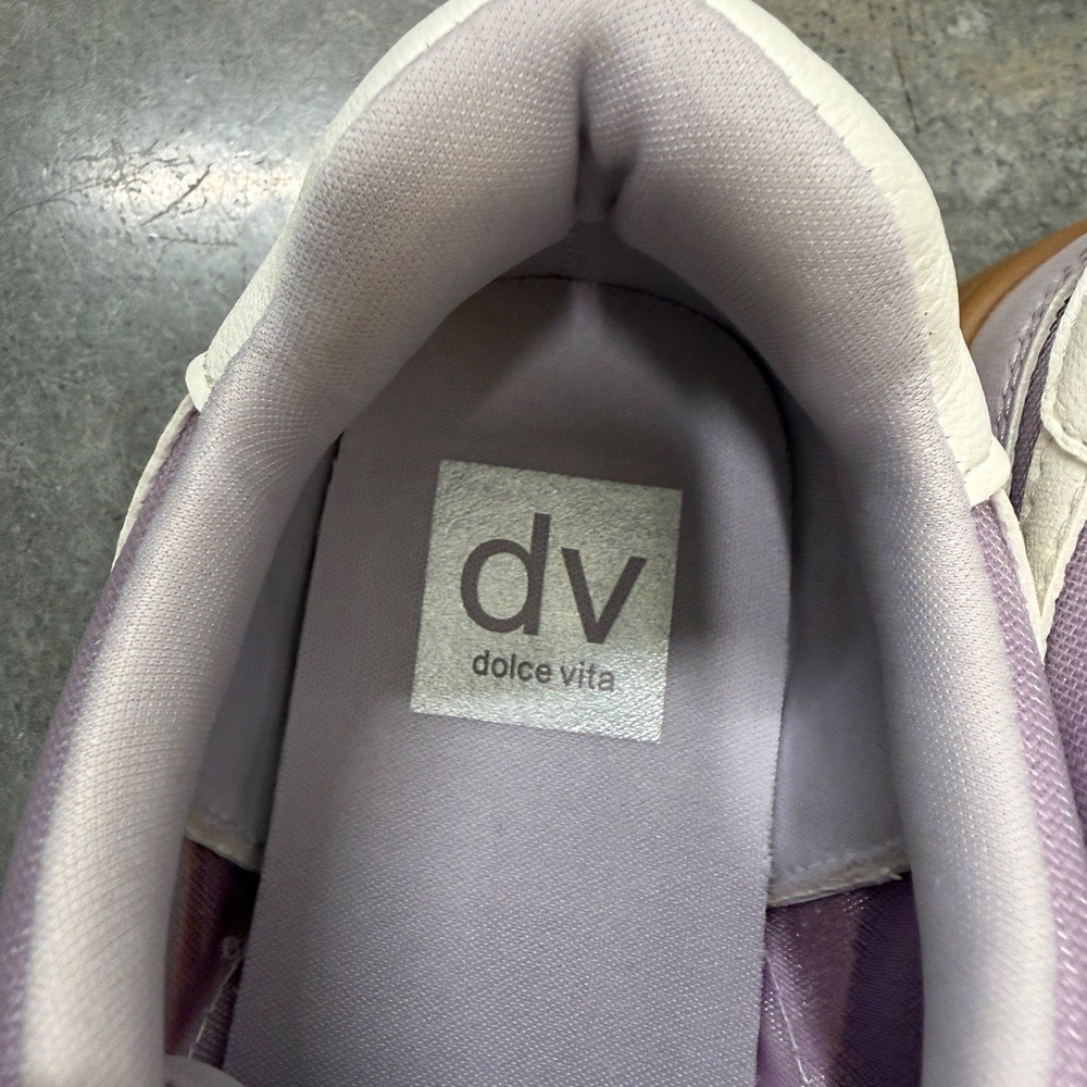 NWT Dolce Vita Women's Lavender Purple Sneakers With White Detail 6.5 - Picture 3 of 6